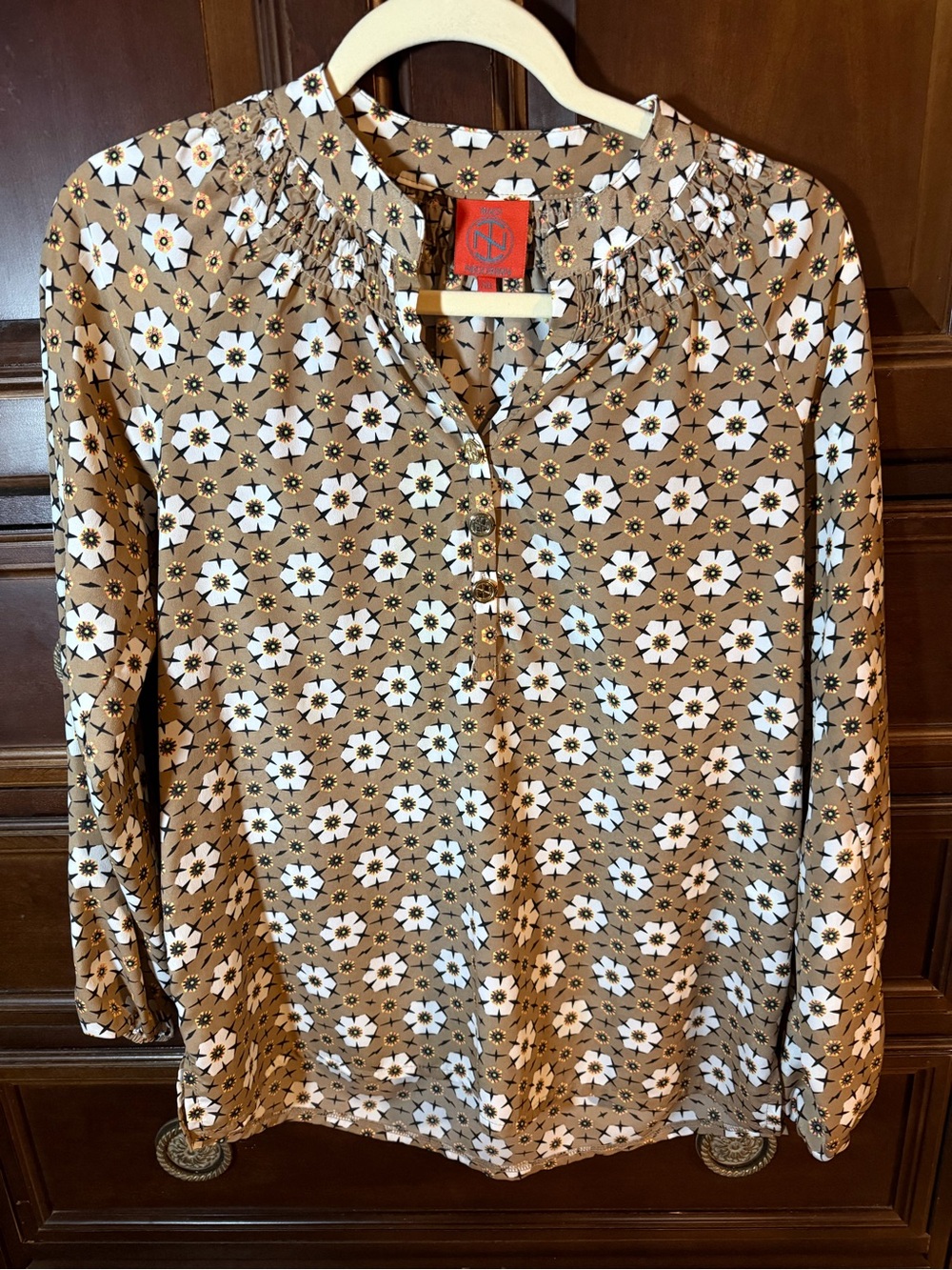 Tracy Negoshian Xs top
